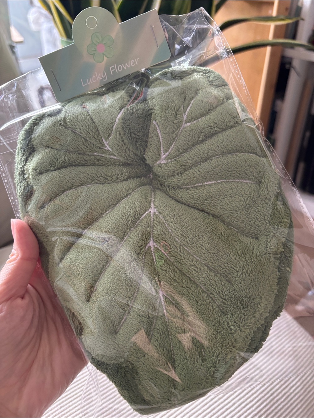 Soft Monstera Leaf Hand Towel 🌿✨